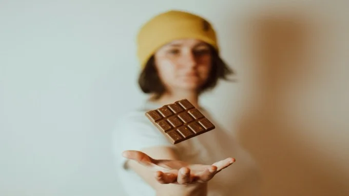 A growing body of research suggests that simple daily rituals may support metabolic health during hormonal transitions.